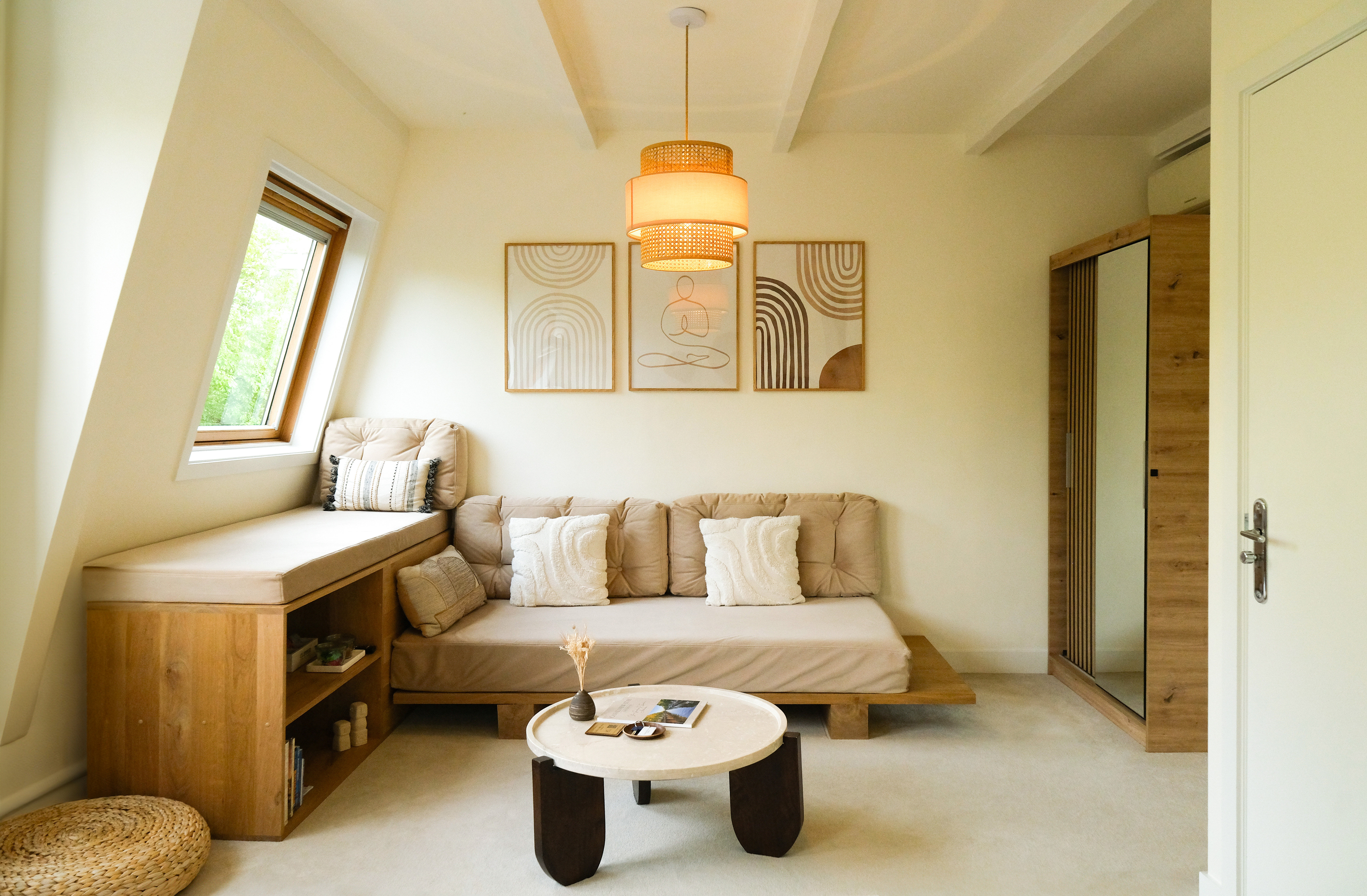 Amsterdam interior – natural light and design details by RBMB